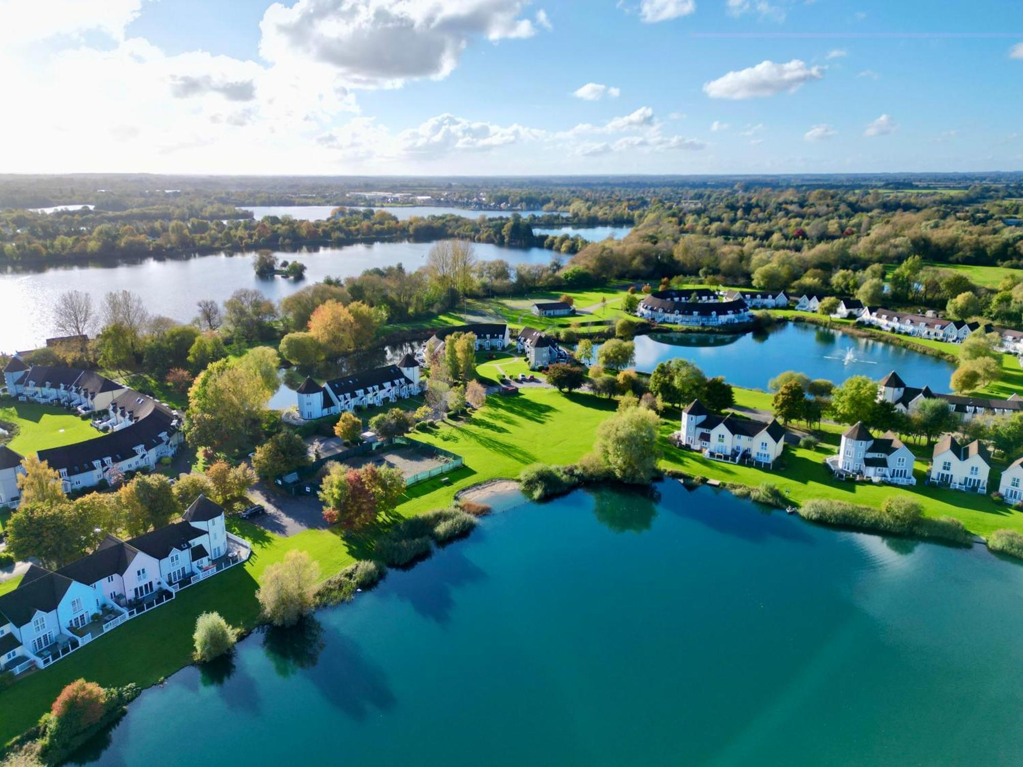 Nyhavn Lakeside Cottage Cirencester Exteriör bild